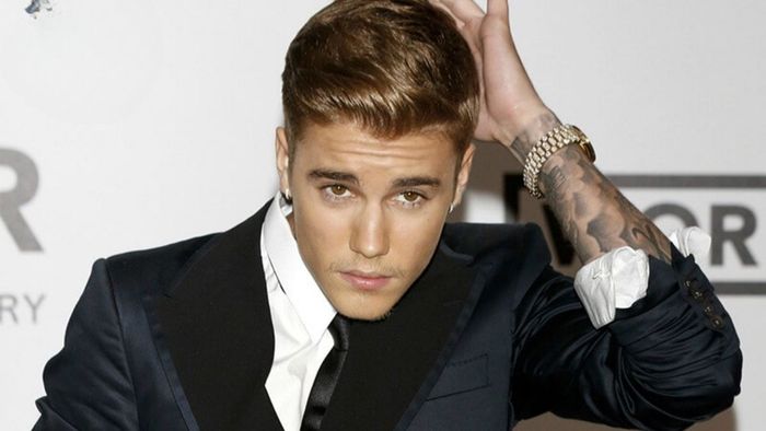 Hướng dẫn tạo kiểu tóc Justin Bieber kiểu vuốt dựng - bước 5